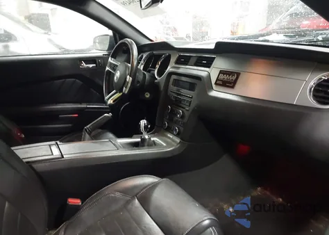 2013 Ford Mustang Gt Premium z USA, uszkodzony, nr VIN 1ZVBP8CF1D5235810